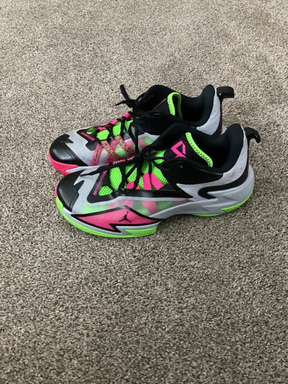 Jordan Westbrook One Take 3 Wolf Grey Pink Prime Neon Men’s 9.5 DC7701-002 EUC